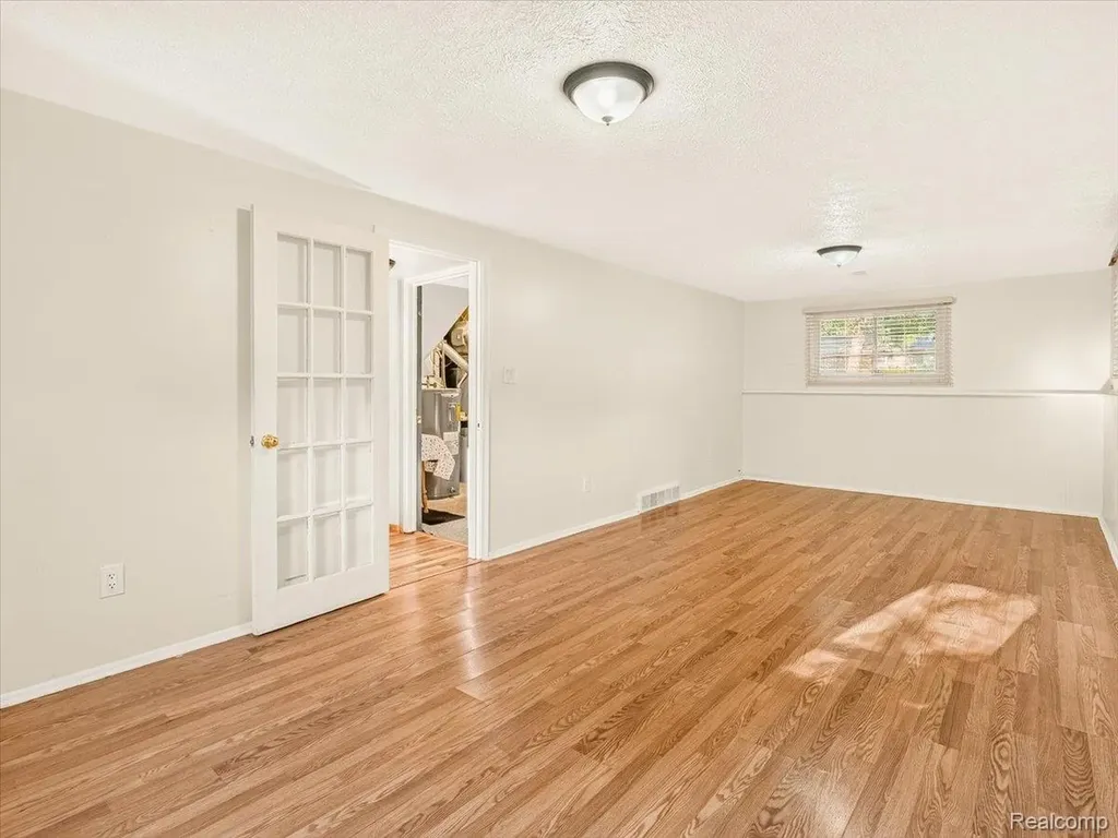 1082 Borgstrom Avenue Ypsilanti Charter Township MI 48198