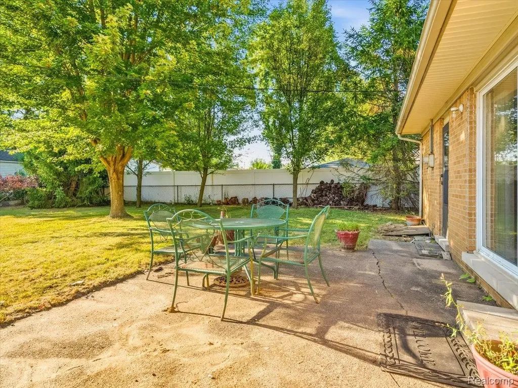 1082 Borgstrom Avenue Ypsilanti Charter Township MI 48198