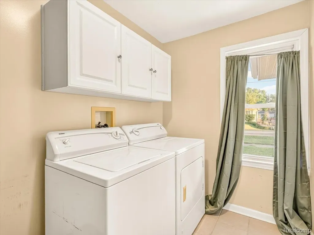 48444 Ellen Street Van Buren Charter Township MI 48111