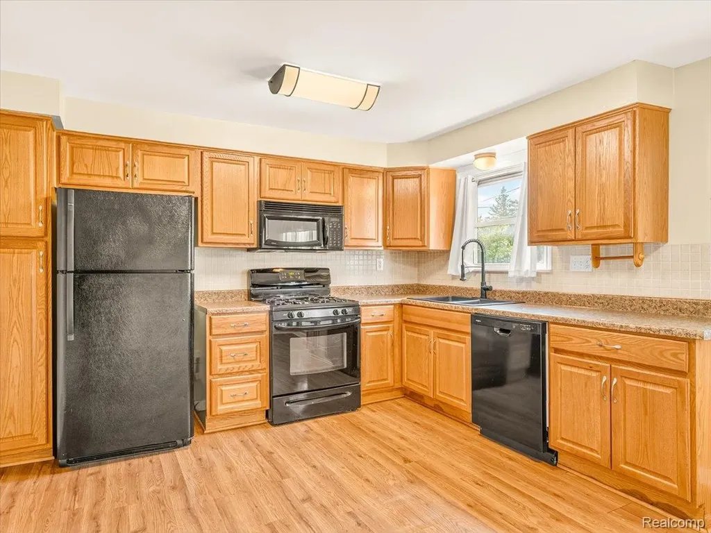 48444 Ellen Street Van Buren Charter Township MI 48111