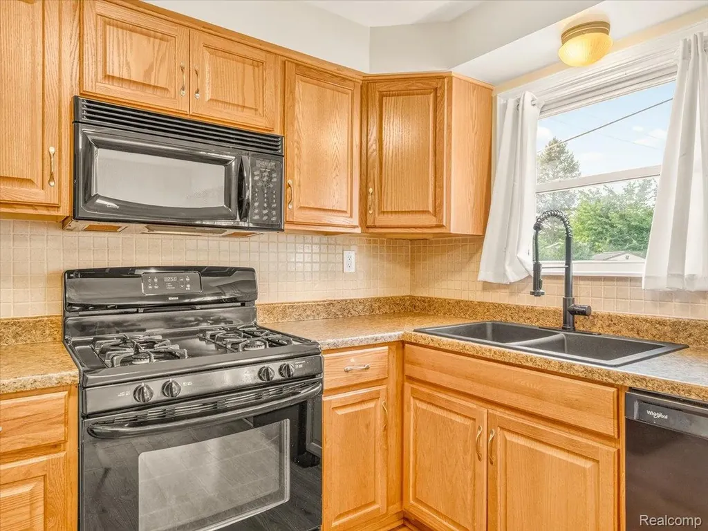 48444 Ellen Street Van Buren Charter Township MI 48111