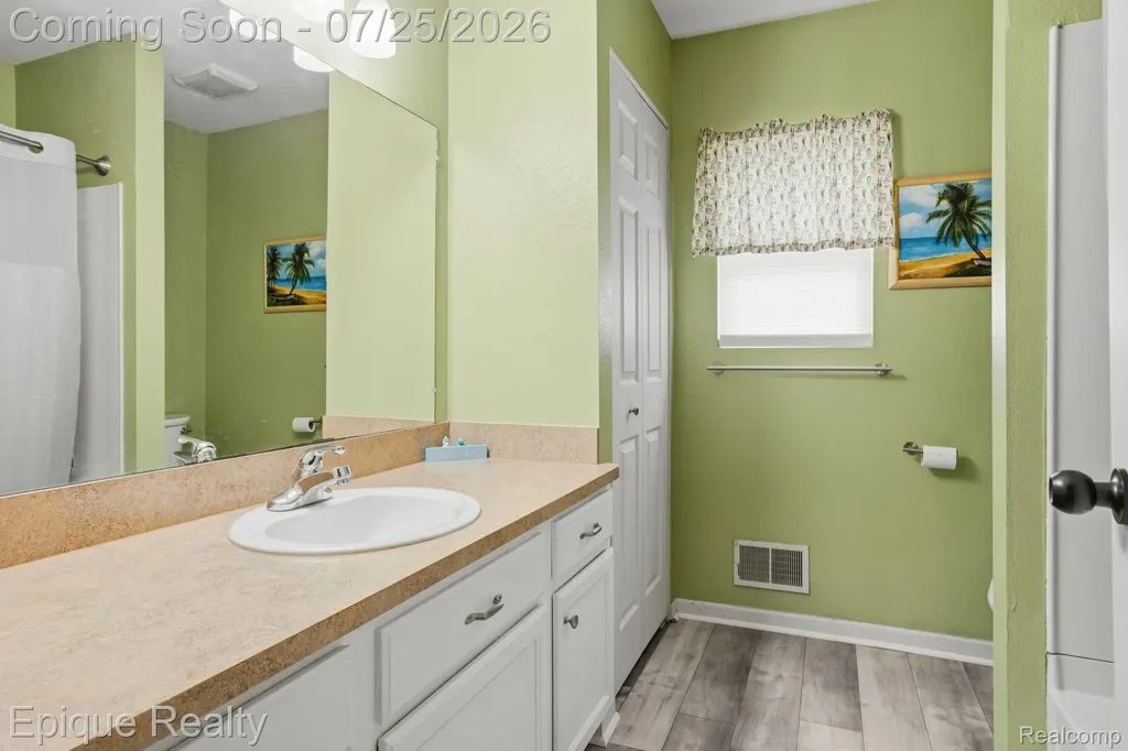 32201 Chatham Street New Haven Village MI 48048
