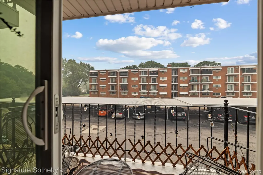 2820 Woodslee Drive Royal Oak City MI 48073
