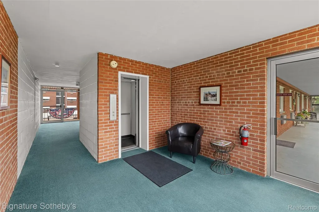 2820 Woodslee Drive Royal Oak City MI 48073