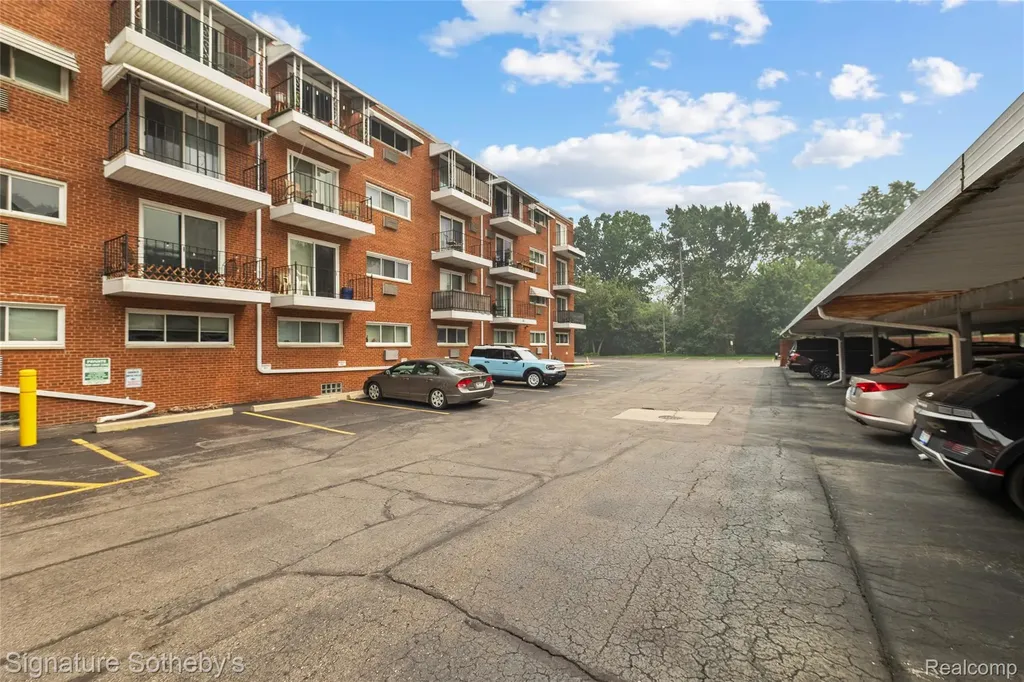 2820 Woodslee Drive Royal Oak City MI 48073