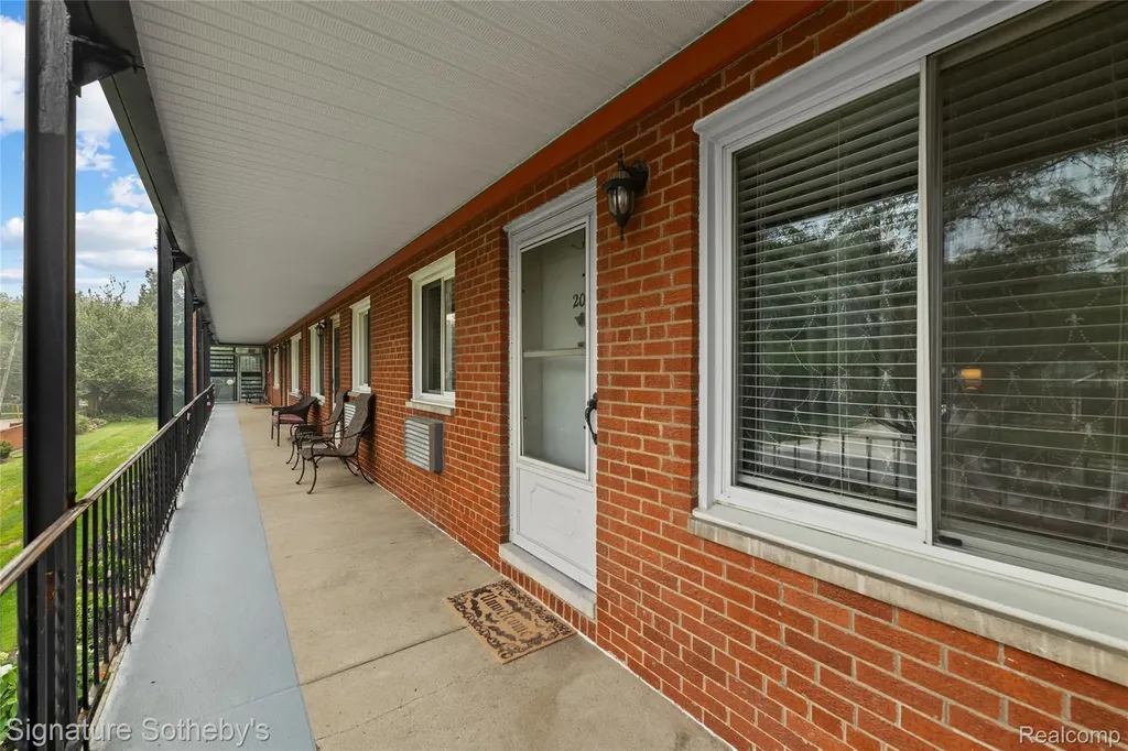2820 Woodslee Drive Royal Oak City MI 48073