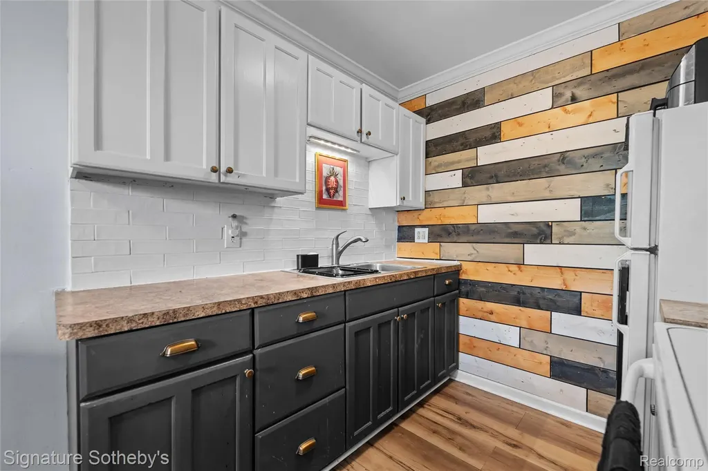 2820 Woodslee Drive Royal Oak City MI 48073