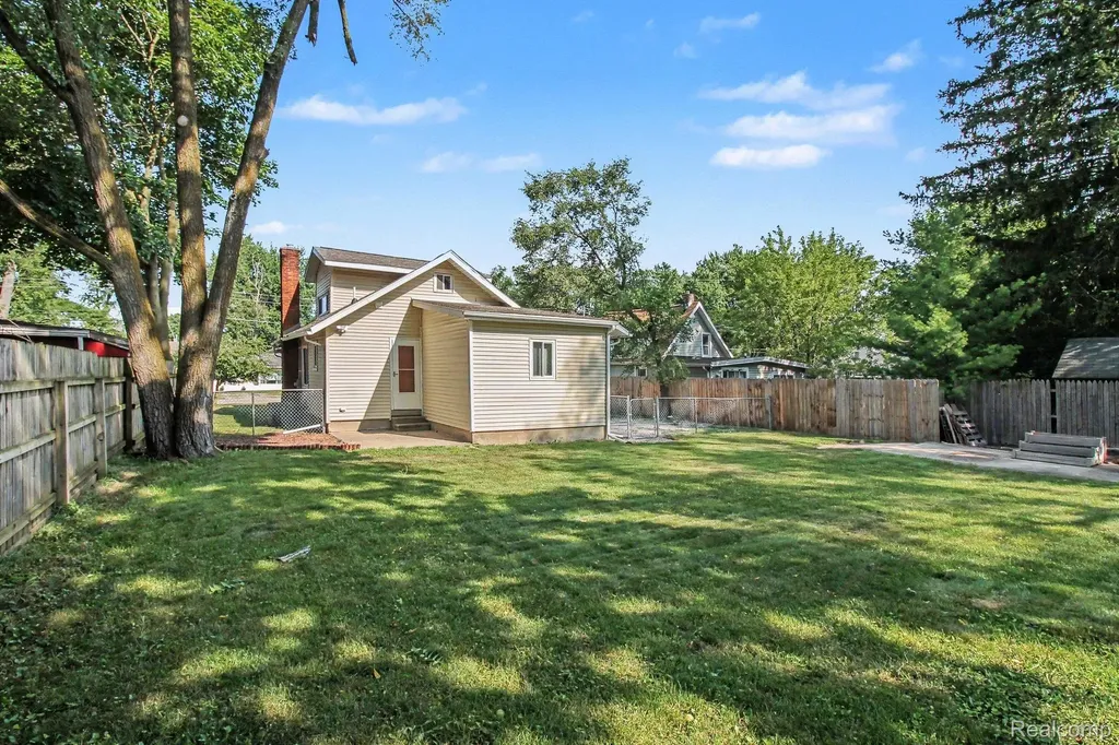 1006 Granger Street Fenton City MI 48430