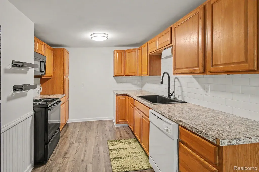 1006 Granger Street Fenton City MI 48430