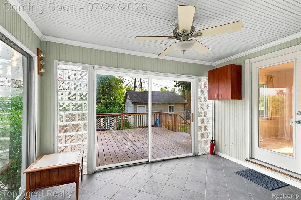 23457 Buckingham Street Clinton Charter Township MI 48036