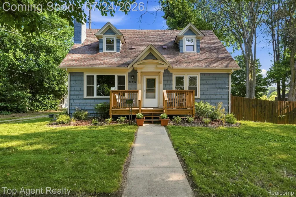 23457 Buckingham Street Clinton Charter Township MI 48036