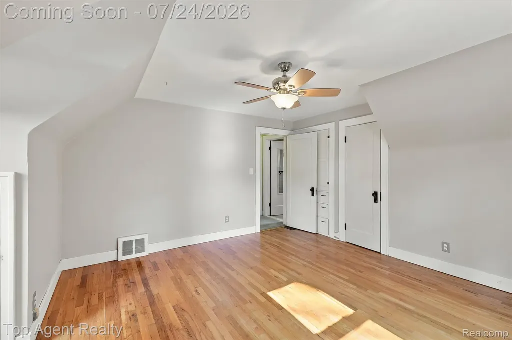 23457 Buckingham Street Clinton Charter Township MI 48036