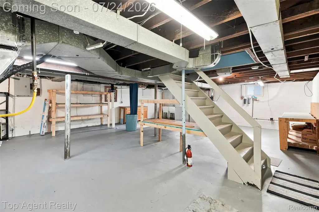 23457 Buckingham Street Clinton Charter Township MI 48036