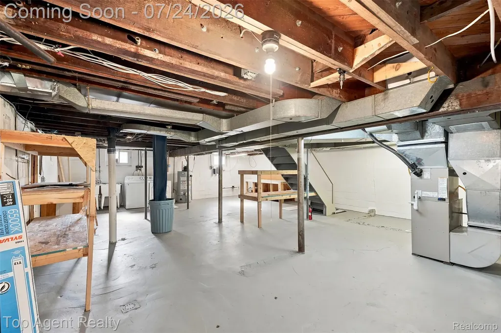 23457 Buckingham Street Clinton Charter Township MI 48036