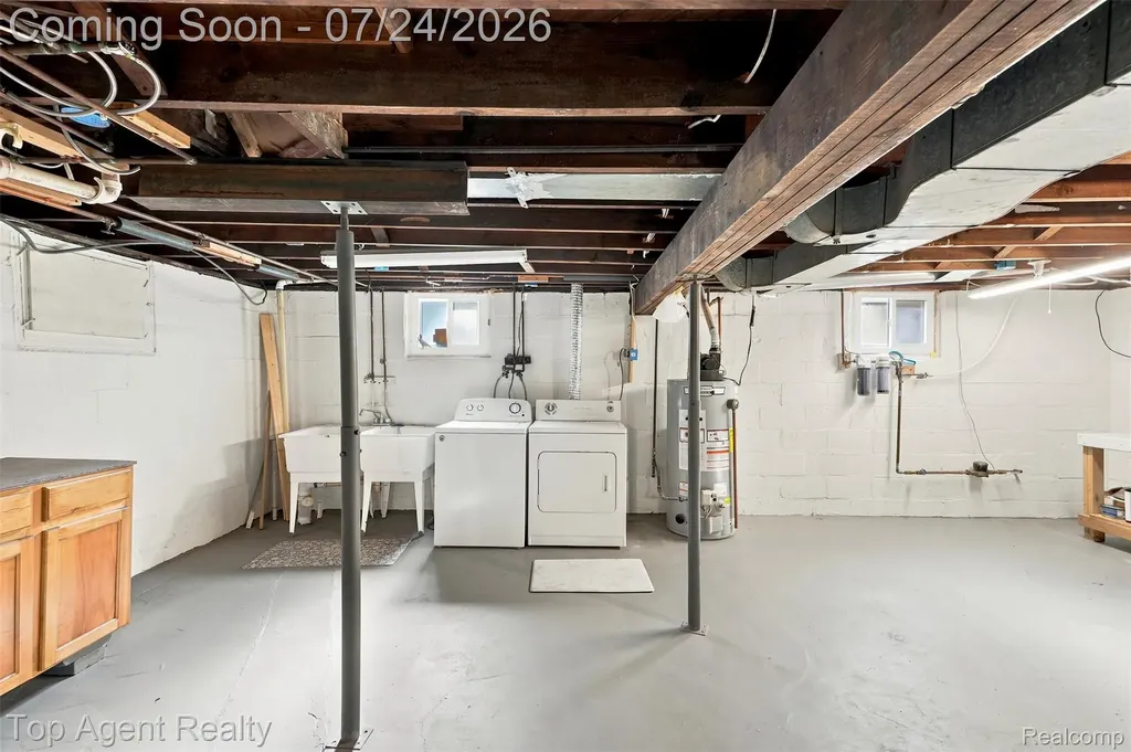 23457 Buckingham Street Clinton Charter Township MI 48036