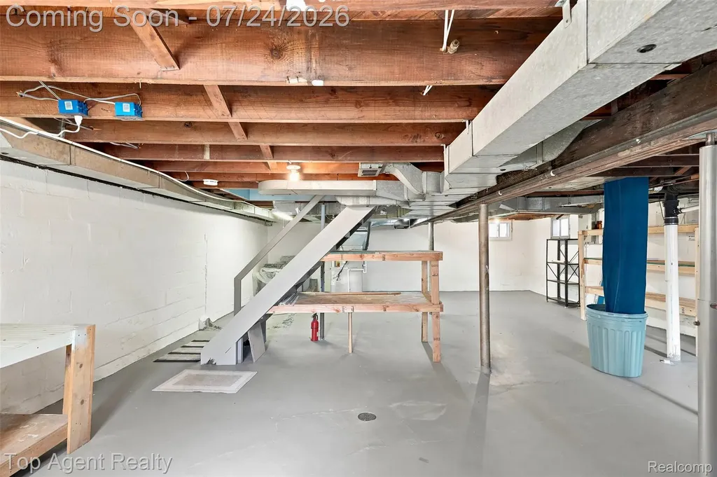 23457 Buckingham Street Clinton Charter Township MI 48036