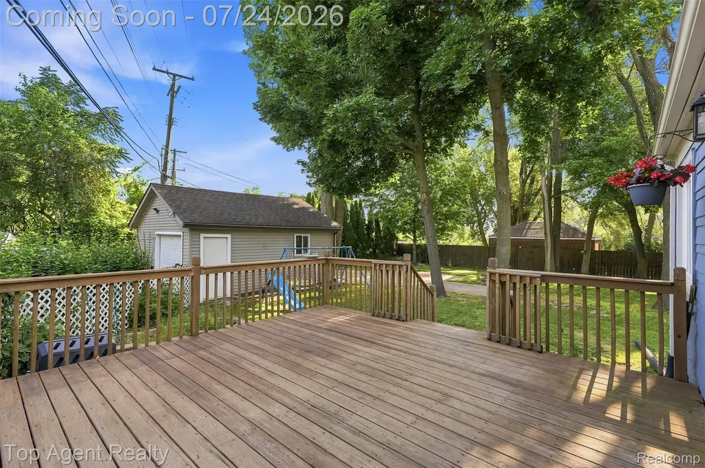 23457 Buckingham Street Clinton Charter Township MI 48036