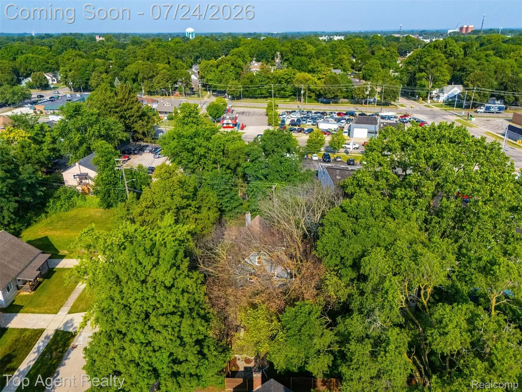 23457 Buckingham Street Clinton Charter Township MI 48036