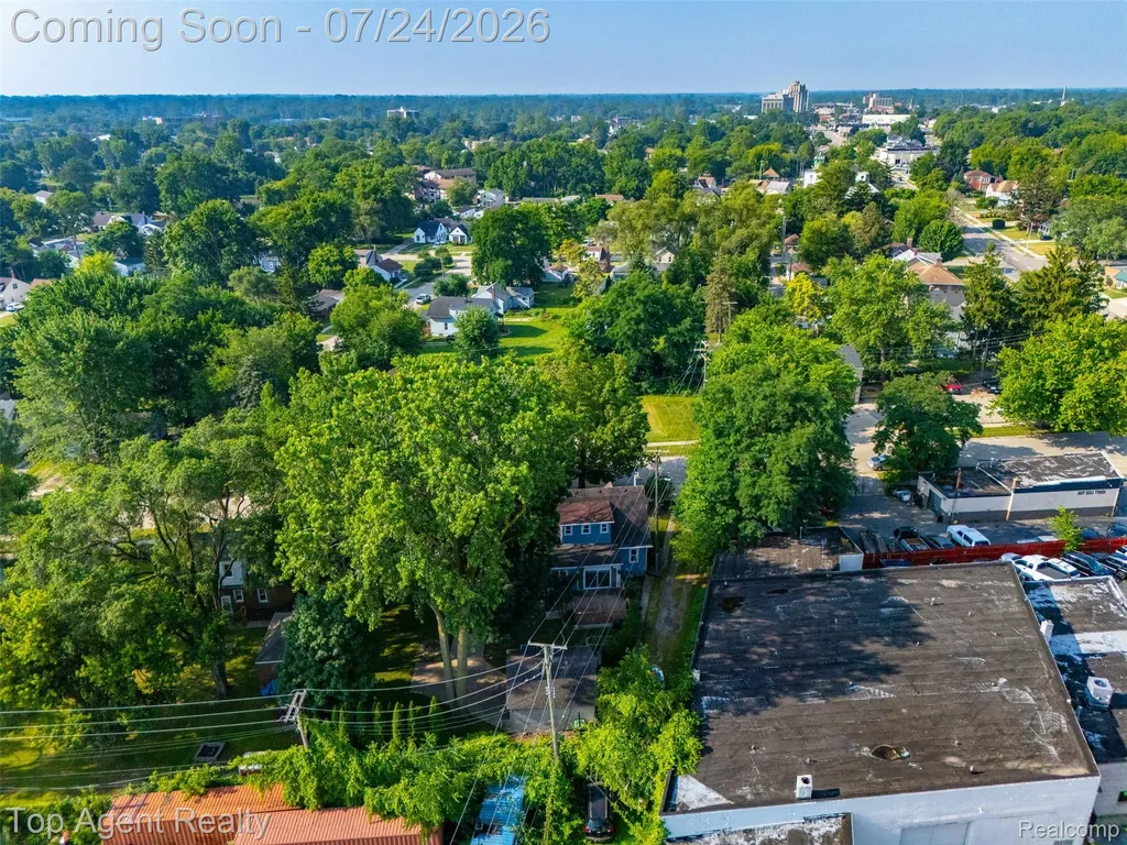 23457 Buckingham Street Clinton Charter Township MI 48036