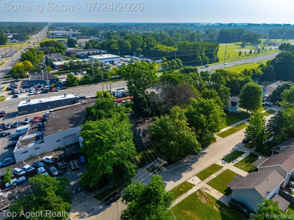 23457 Buckingham Street Clinton Charter Township MI 48036