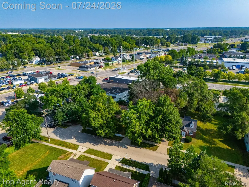 23457 Buckingham Street Clinton Charter Township MI 48036