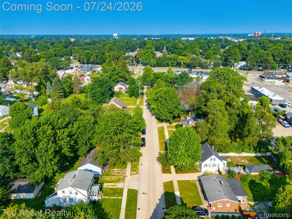 23457 Buckingham Street Clinton Charter Township MI 48036