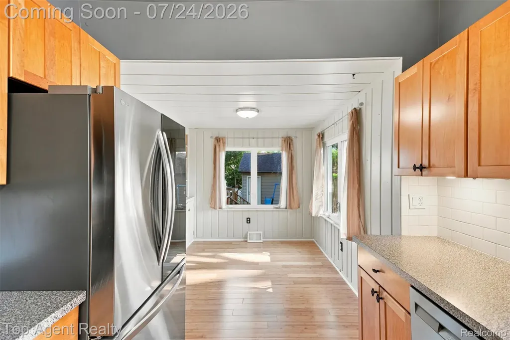 23457 Buckingham Street Clinton Charter Township MI 48036