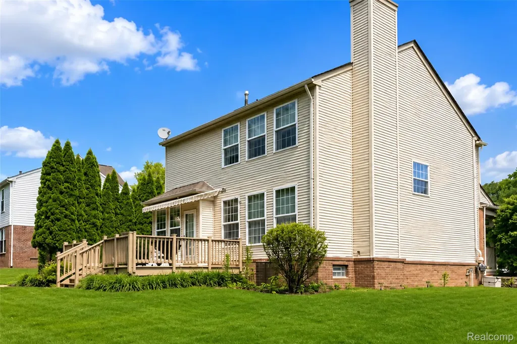 969 Hidden Creek Drive South Lyon City MI 48178