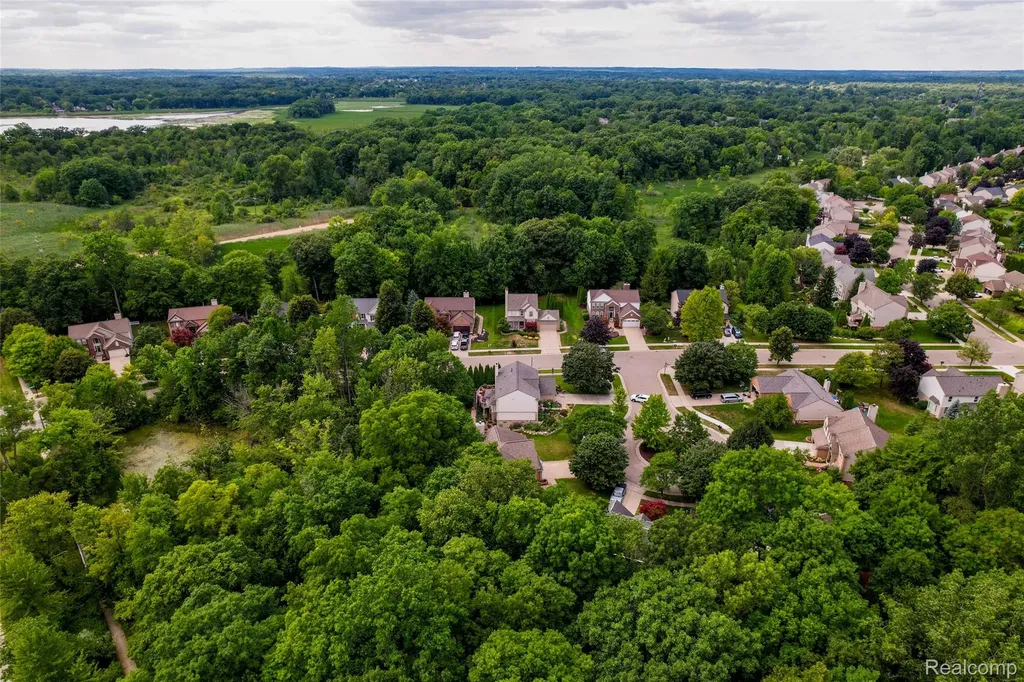 969 Hidden Creek Drive South Lyon City MI 48178