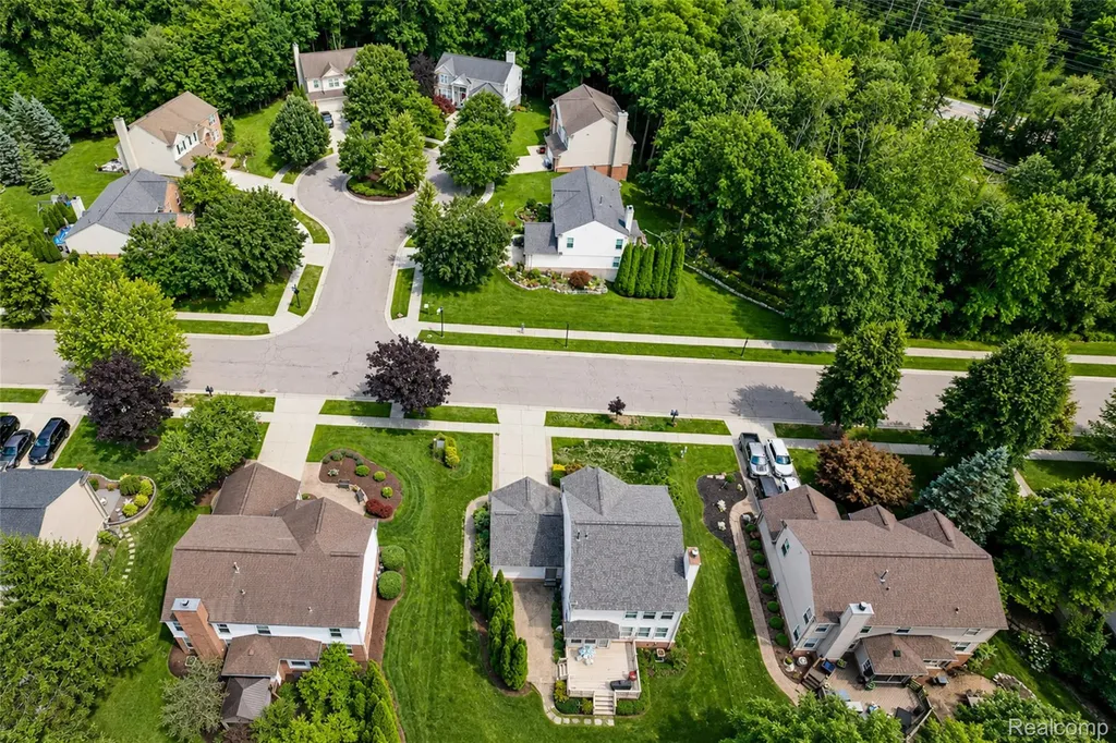 969 Hidden Creek Drive South Lyon City MI 48178