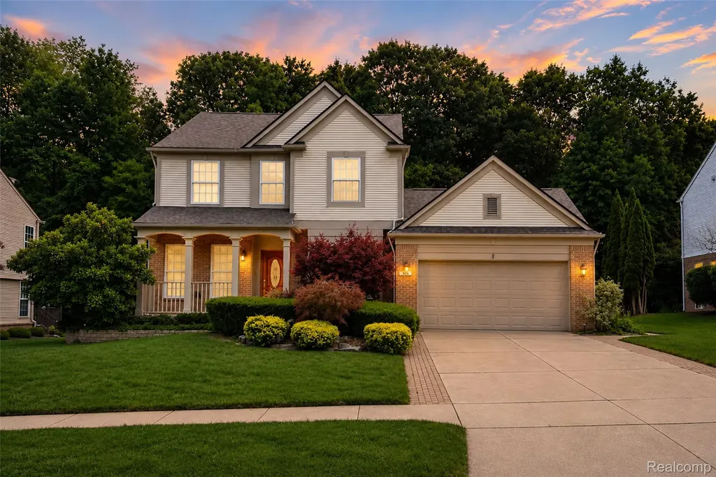 969 Hidden Creek Drive South Lyon City MI 48178