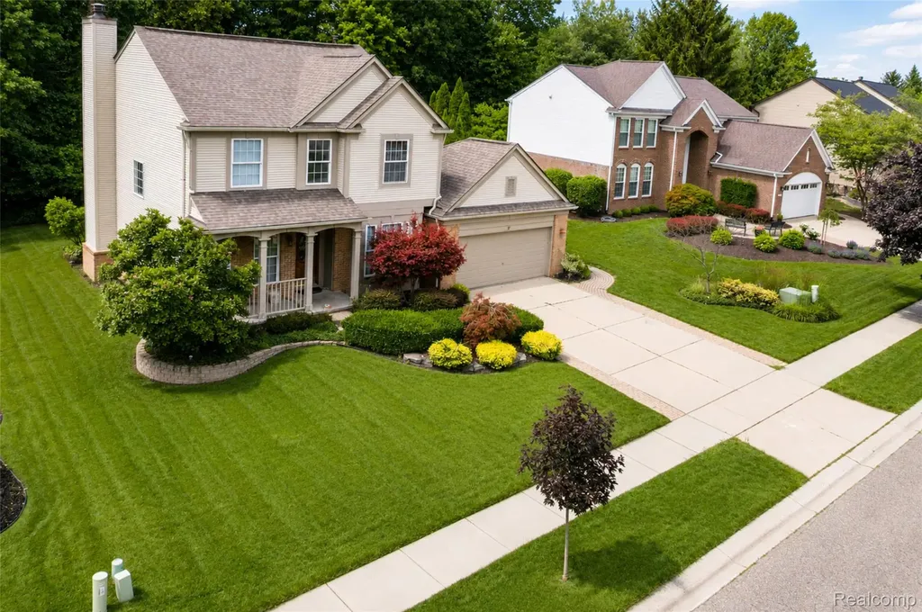 969 Hidden Creek Drive South Lyon City MI 48178