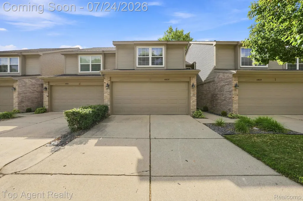 43835 Coachmaker Drive Sterling Heights City MI 48313