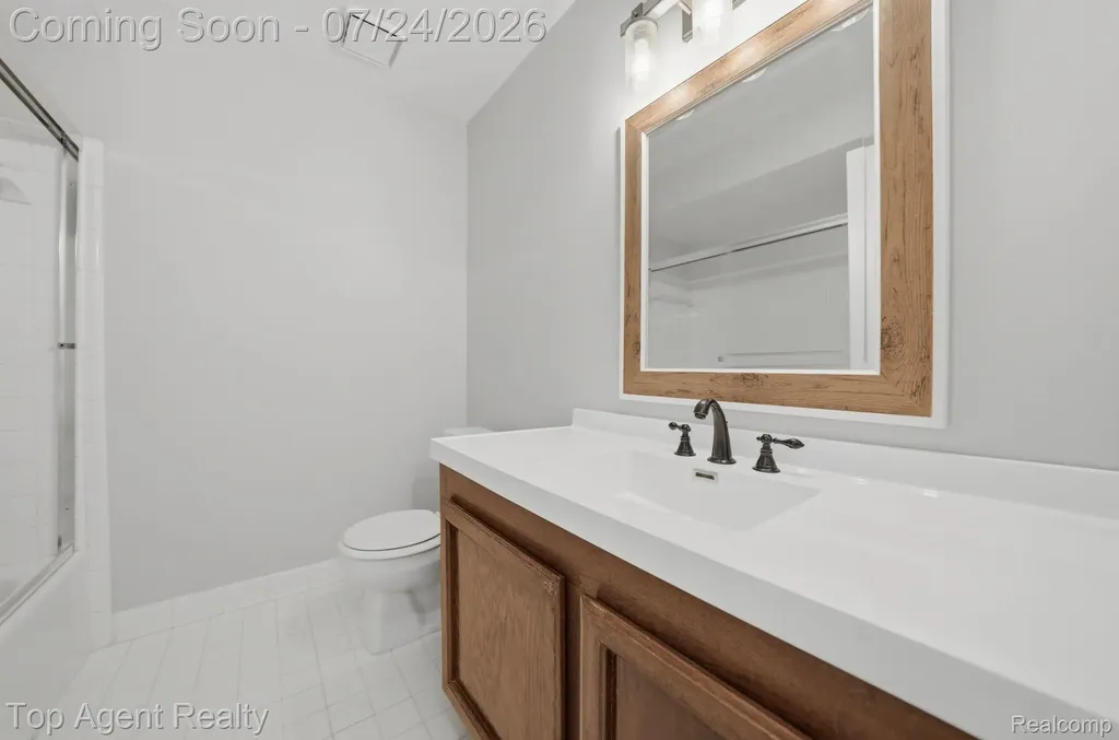 43835 Coachmaker Drive Sterling Heights City MI 48313