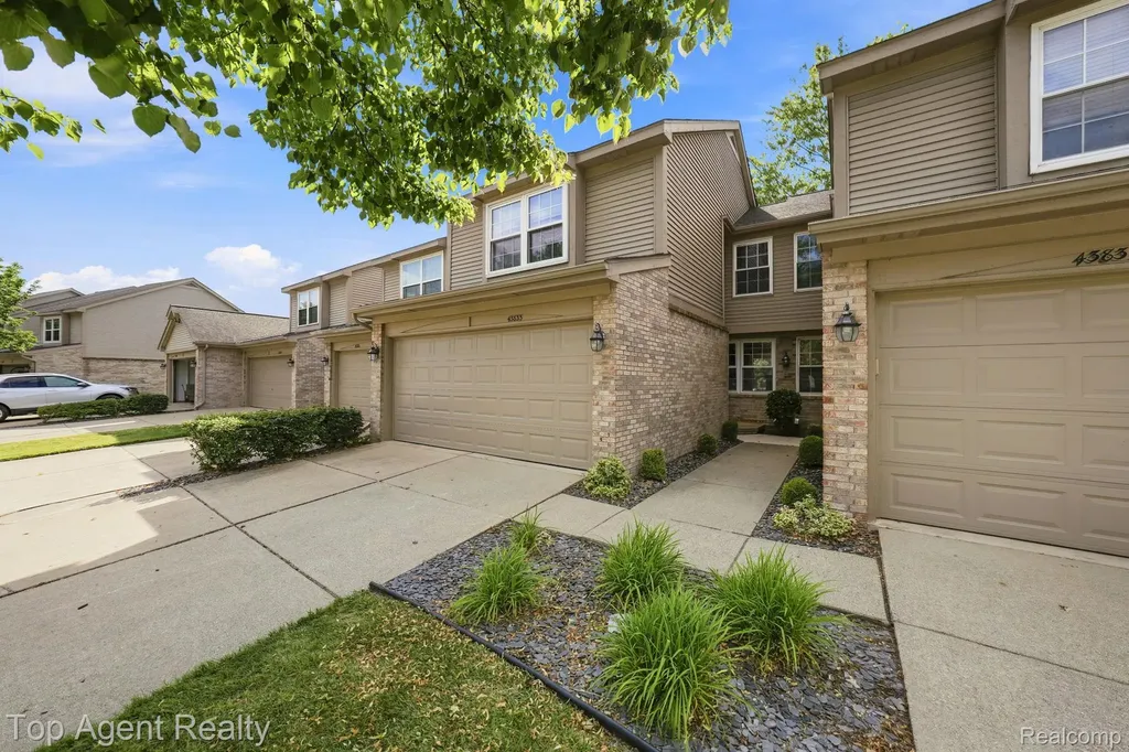 43835 Coachmaker Drive Sterling Heights City MI 48313