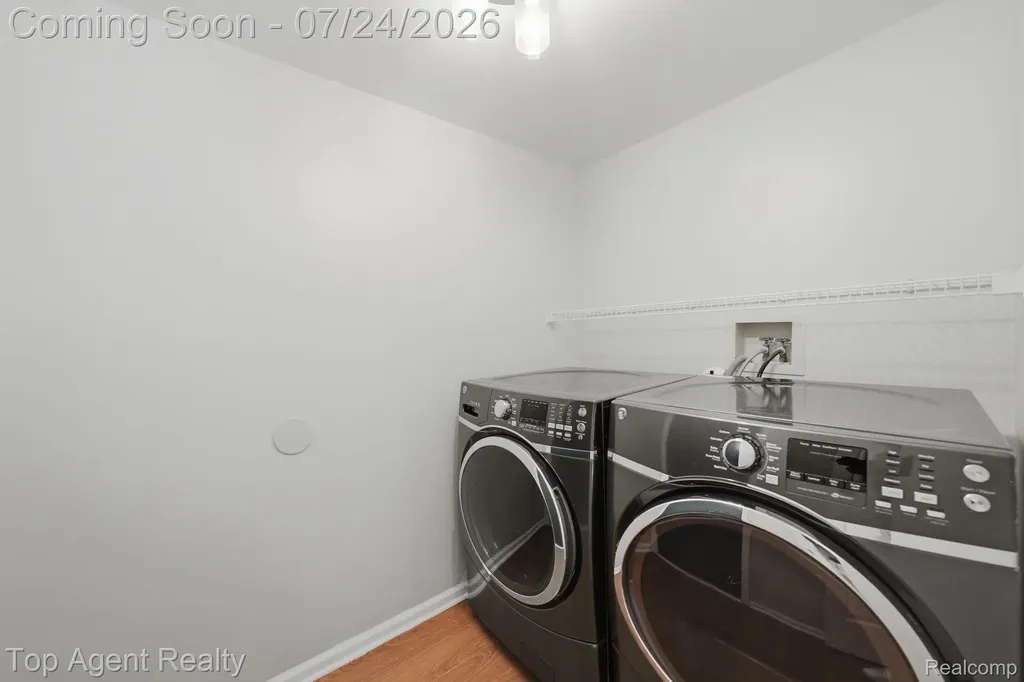 43835 Coachmaker Drive Sterling Heights City MI 48313