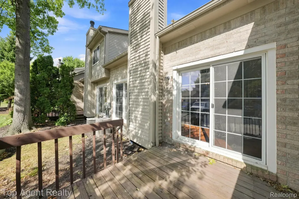 43835 Coachmaker Drive Sterling Heights City MI 48313