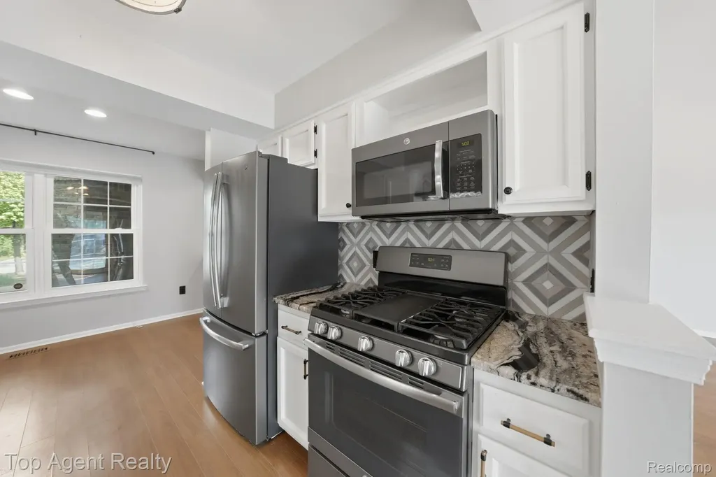 43835 Coachmaker Drive Sterling Heights City MI 48313