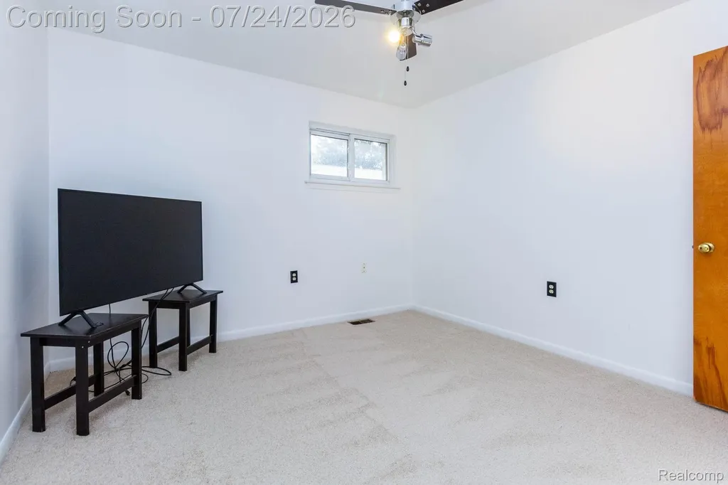 20633 Lockwood Street Taylor City MI 48180