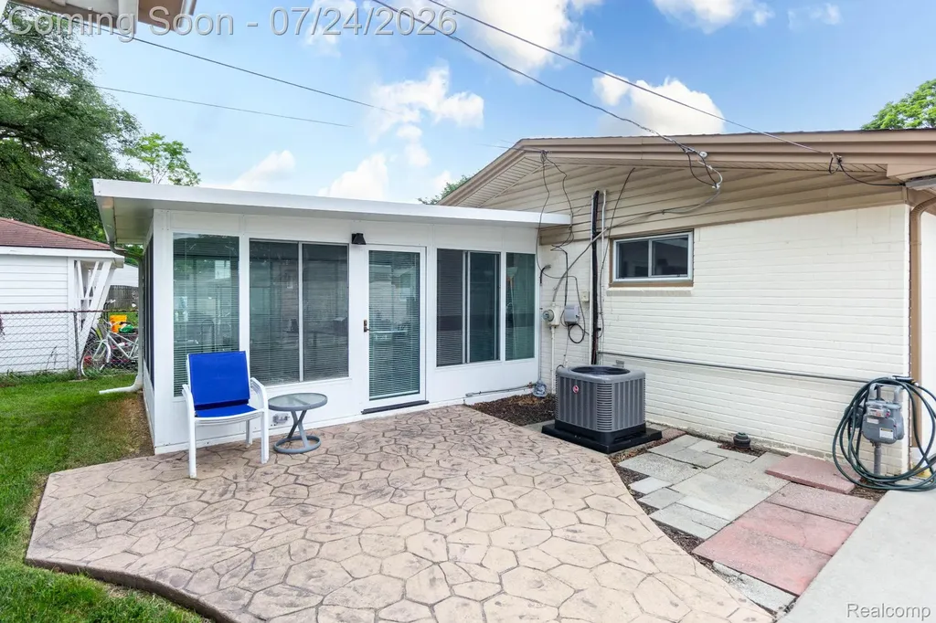 20633 Lockwood Street Taylor City MI 48180