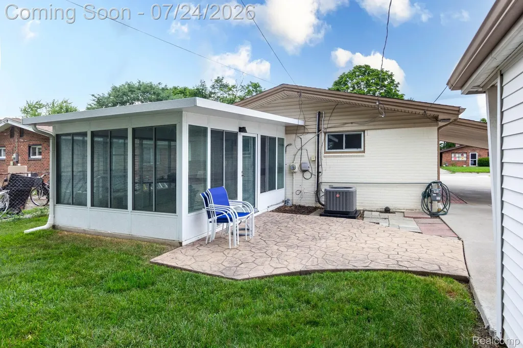 20633 Lockwood Street Taylor City MI 48180