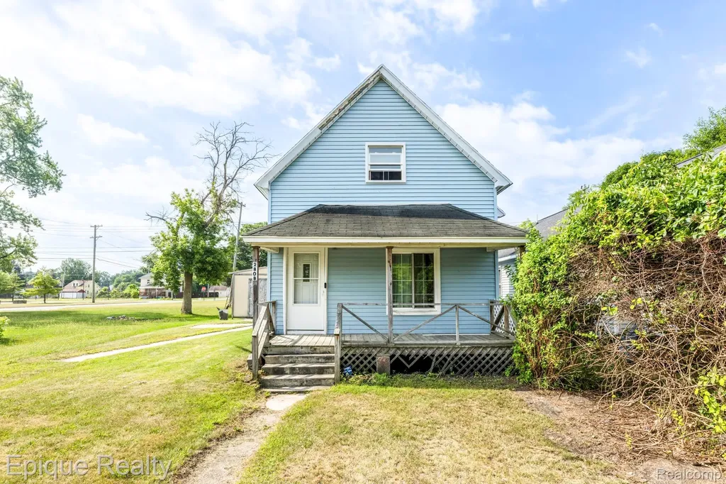 2808 Goulden Street Port Huron City MI 48060