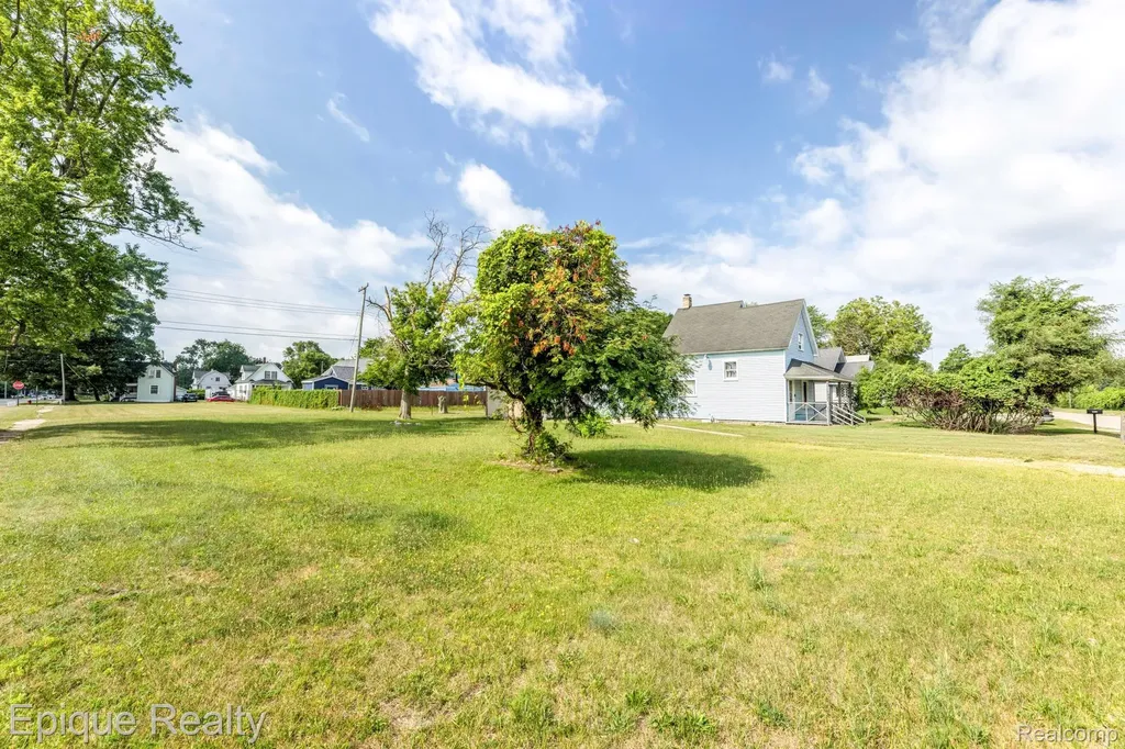 2808 Goulden Street Port Huron City MI 48060