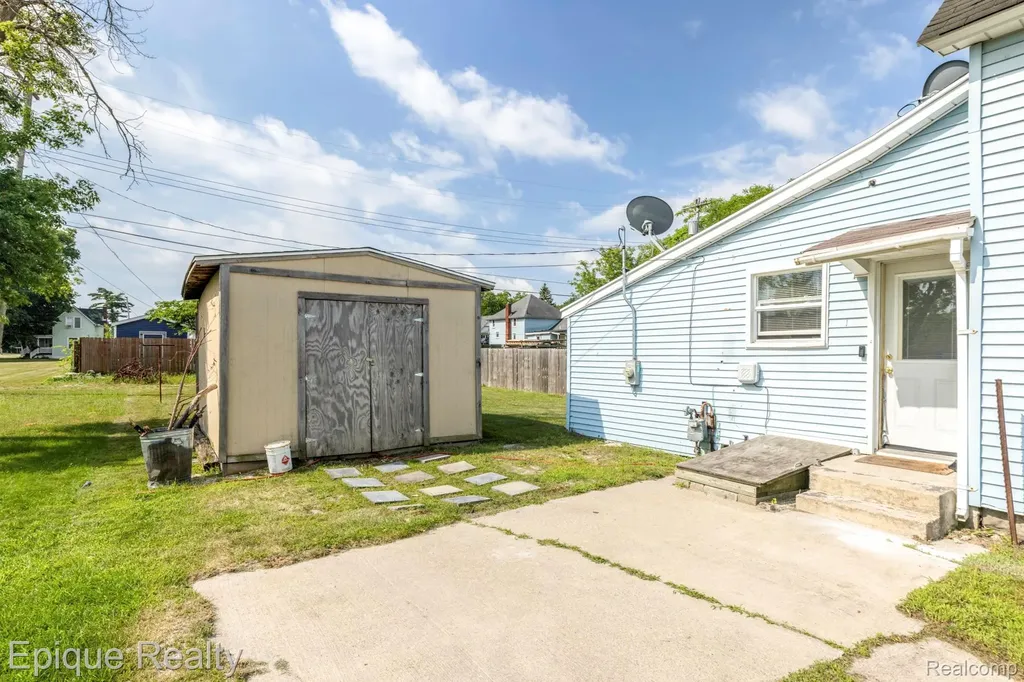 2808 Goulden Street Port Huron City MI 48060
