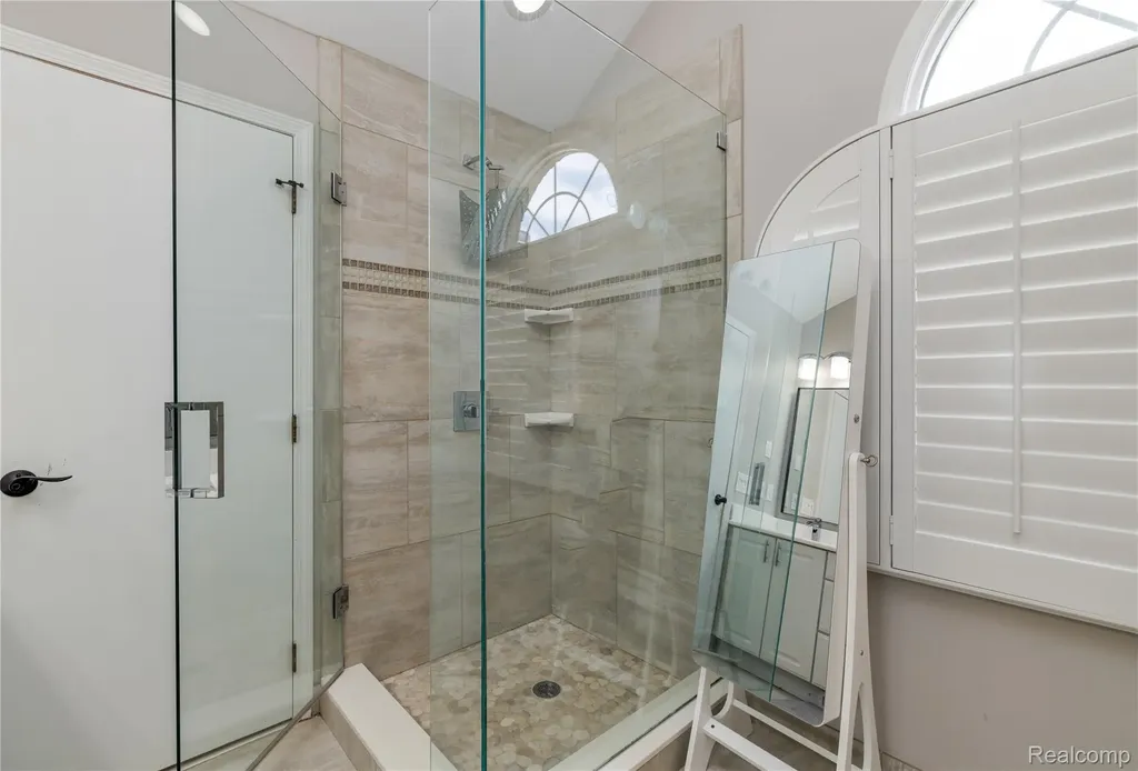 37071 Aspen Drive Farmington Hills City MI 48335