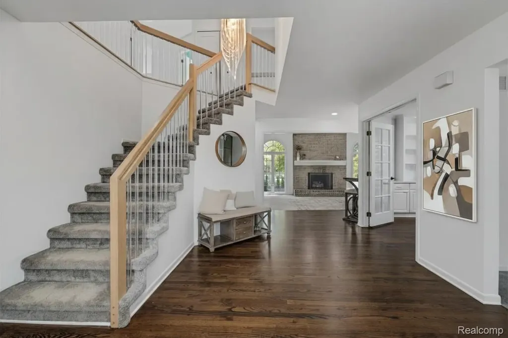 37071 Aspen Drive Farmington Hills City MI 48335