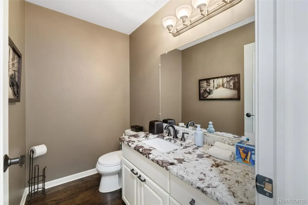 37071 Aspen Drive Farmington Hills City MI 48335