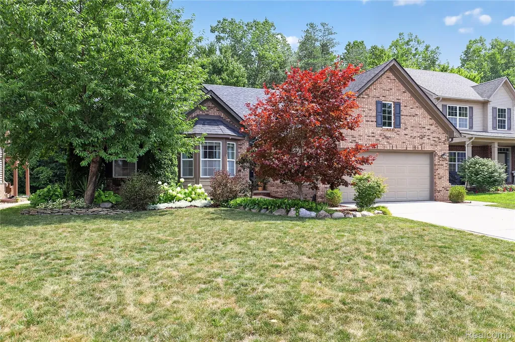 17174 Dew Point Court Brownstown Charter Township MI 48174