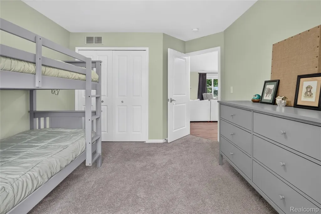 17174 Dew Point Court Brownstown Charter Township MI 48174