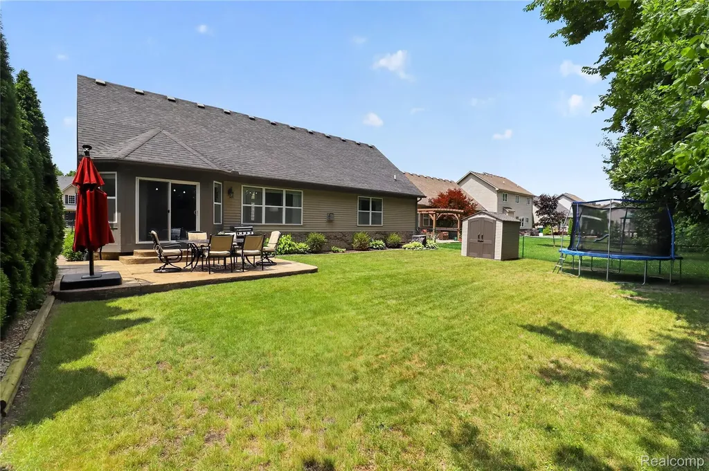 17174 Dew Point Court Brownstown Charter Township MI 48174